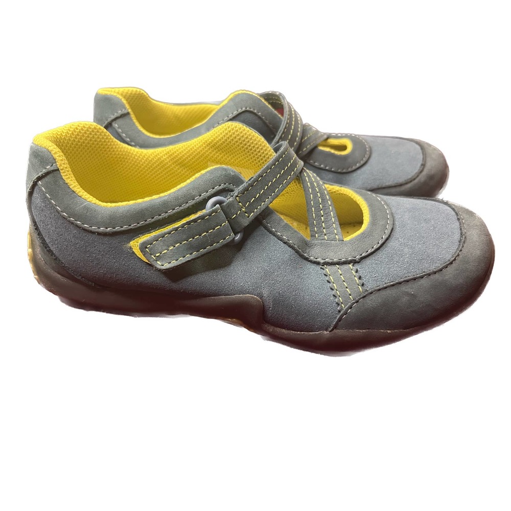 L.L. bean suede Mary janes sz 6 EUC